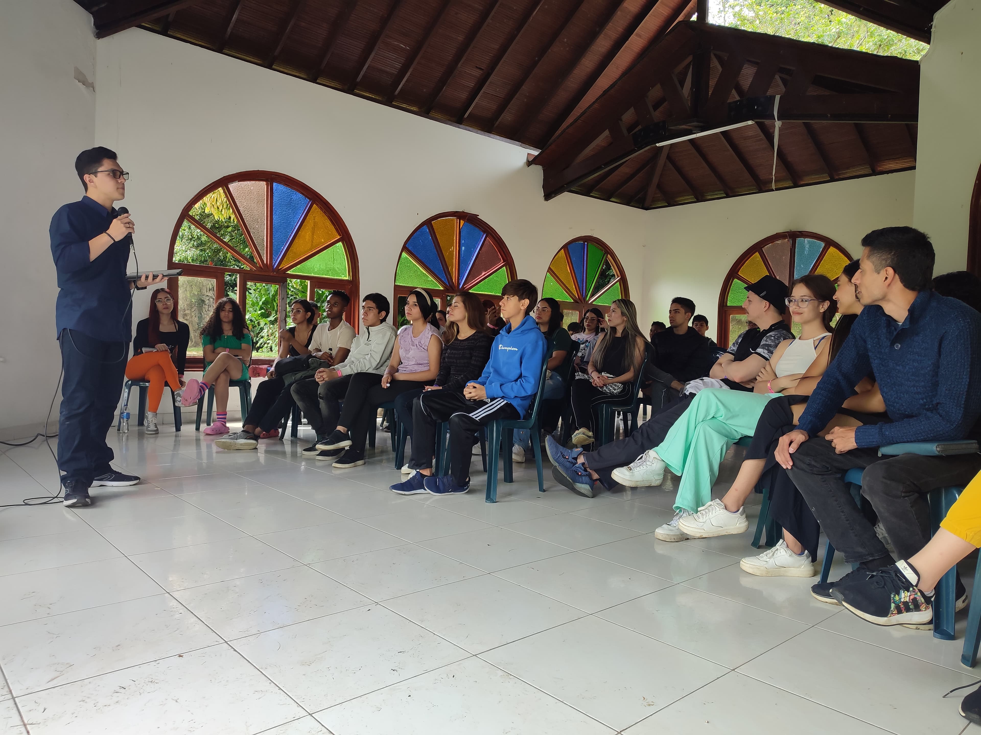 Charla de sexualidad, campamento de jóvenes, 2023